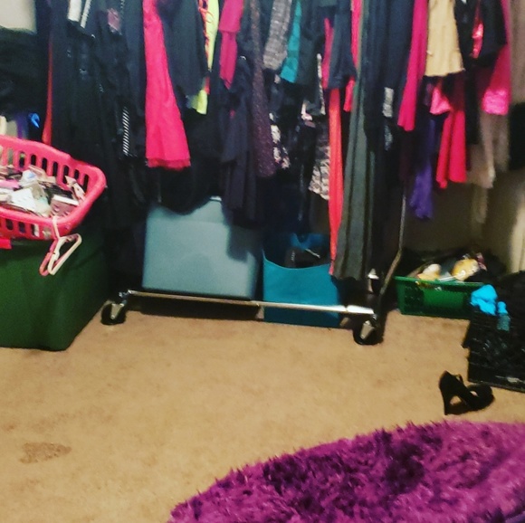 Meet your Posher, Christina - Picture 2 of 7